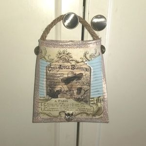 Flower holder posie distressed tin can come with custom hang tag